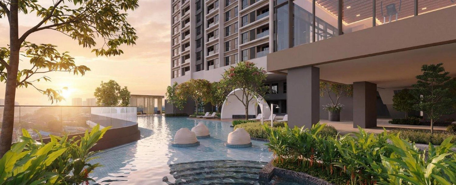 Lunar Seputeh infinity pool at sunset